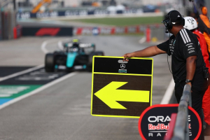 Photo Mercedes loin du compte avec sa F1 évoluée : Il se passe autre chose