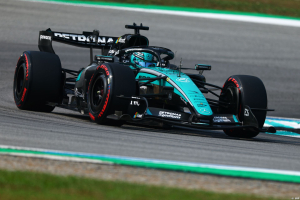Photo Mercedes F1 en plein doute : Russell pénalisé à Singapour, les évolutions de la W17 en cours d'analyse
