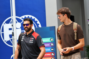 Photo Bearman est 'optimiste' pour Haas F1 à Singapour et explique pourquoi