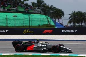 Photo Bortoleto est content de sa R26 évoluée mais presse Audi F1 de progresser côté moteur