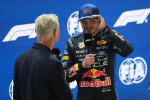 Photo Max Verstappen après sa victoire au Grand Prix de Singapour : « J'espère qu'on pourra encore s'amuser un peu jusqu'à la fin de l'année »