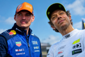 Photo Verstappen et Rossi au départ de la même course GT ce week-end